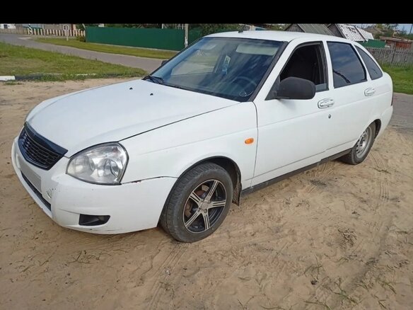 2011 Lada (ВАЗ) Priora I, белый, 235505 рублей - вид 1