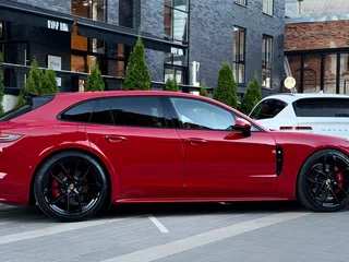 2019 Porsche Panamera GTS Sport Turismo II, красный, 7800000 рублей, вид 3