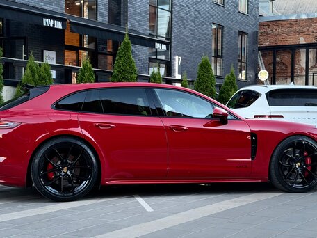 2019 Porsche Panamera GTS Sport Turismo II, красный, 7800000 рублей, вид 2