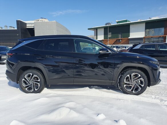 2026 Hyundai Tucson IV Рестайлинг, чёрный, 4700000 рублей - вид 2