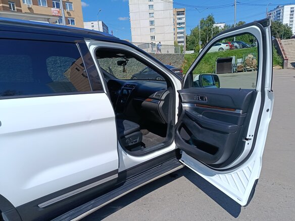 2018 Ford Explorer V Рестайлинг 2, белый, 2400000 рублей - вид 14