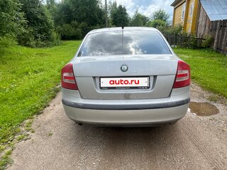 2005 Skoda Octavia II (A5), серебристый, 380000 рублей, вид 2