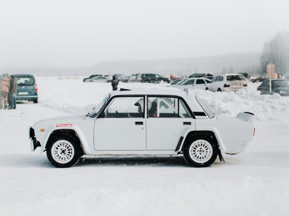 2008 Lada (ВАЗ) 2105, белый, 1500000 рублей - вид 7