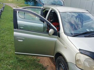 2003 Toyota Vitz I (P10), золотистый, 330000 рублей, вид 2