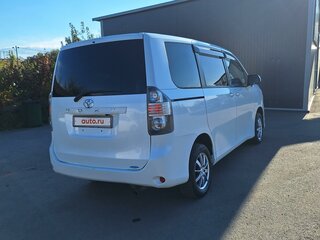 2007 Toyota Voxy II (R70), белый, 999999 рублей, вид 5