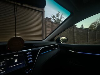 2020 Toyota Camry VIII (XV70), чёрный, 2300000 рублей, вид 2