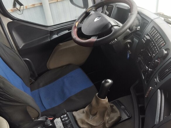 2011 Renault Premium, белый, 3000000 рублей - вид 15