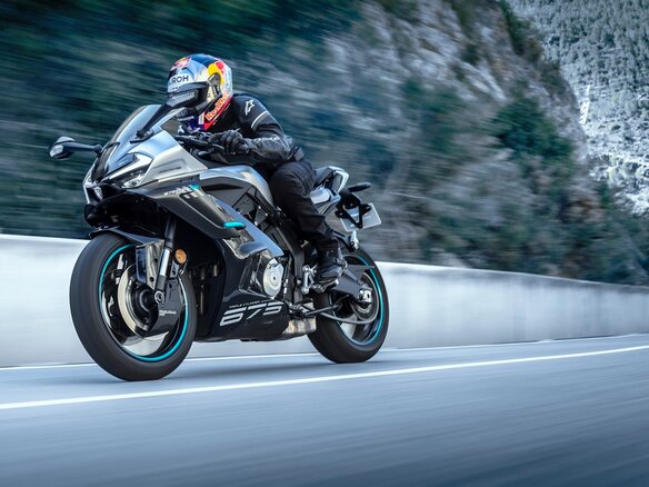 2026 CFMoto 675SR-R, белый, 769410 рублей - вид 6