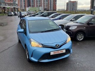 2015 Toyota Vitz III (XP130) Рестайлинг, голубой, 900000 рублей, вид 3