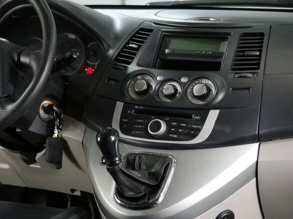 2008 Mitsubishi Grandis I, чёрный - вид 7