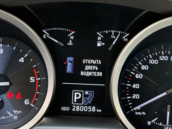 2014 Toyota Land Cruiser 200 Series Рестайлинг 1, чёрный, 4000000 рублей - вид 11