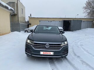 2019 Volkswagen Touareg III, зелёный, 4999000 рублей, вид 2