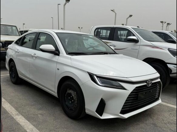 2026 Toyota Yaris XP150 Рестайлинг 2, белый, 1500000 рублей - вид 2