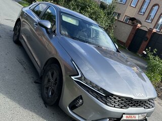 2021 Kia K5 III, серый, 2400000 рублей, вид 1