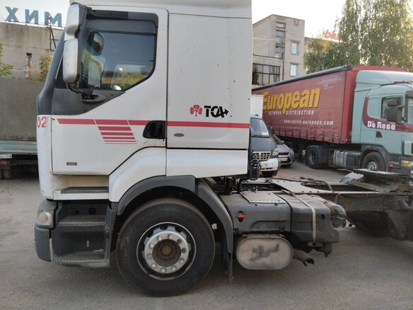2000 Renault Premium, белый, 1200000 рублей - вид 2