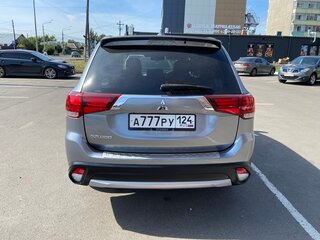 2017 Mitsubishi Outlander III Рестайлинг 2, серый, 1990000 рублей, вид 5