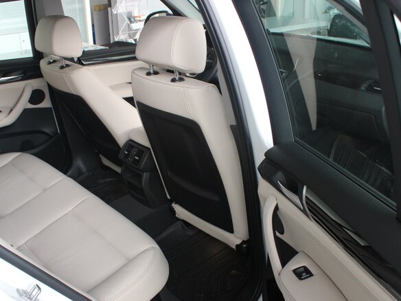 2015 BMW X3 28i xDrive II (F25) Рестайлинг, белый - вид 4