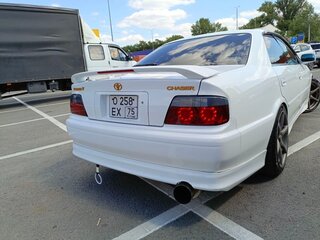 2001 Toyota Chaser VI (X100) Рестайлинг, белый, 1400000 рублей, вид 4