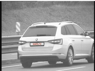 2016 Skoda Superb III, белый, 1900000 рублей, вид 4