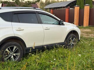 2018 Toyota RAV4 IV (XA40) Рестайлинг, белый, 2390000 рублей, вид 3