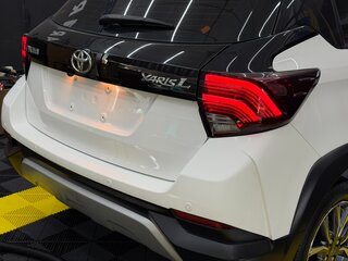 2021 Toyota Yaris L X XP150 Рестайлинг, белый, 1550000 рублей, вид 4