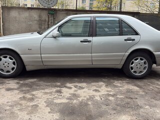 1998 Mercedes-Benz S-Класс 420 III (W140) Рестайлинг, серебристый, 1400000 рублей, вид 1