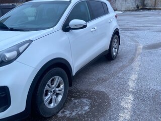 2017 Kia Sportage IV, белый, 2100000 рублей, вид 4