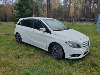 2013 Mercedes-Benz B-Класс 180 II (W246), белый, 1100000 рублей, вид 2