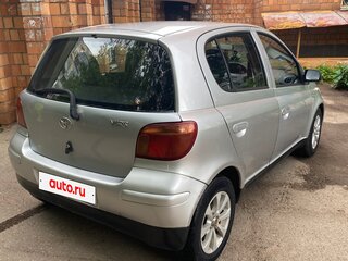2003 Toyota Yaris I Рестайлинг, серебристый, 270000 рублей, вид 2