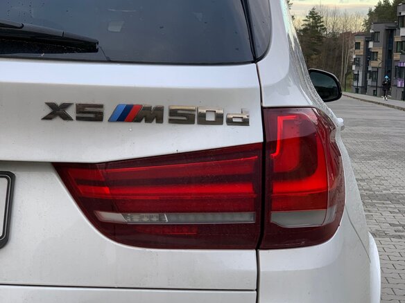 2015 BMW X5 M50d III (F15), белый, 3800000 рублей - вид 10