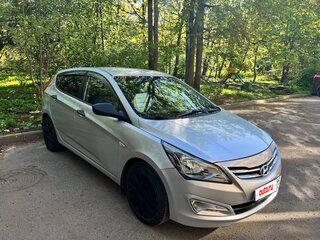 2014 Hyundai Solaris I Рестайлинг, серебристый, 550000 рублей, вид 2