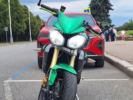 2013 Triumph Street Triple, зелёный, 499000 рублей, вид 3