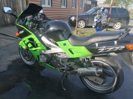 2001 Kawasaki ZZR 400, чёрный, 250000 рублей, вид 1
