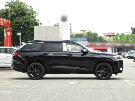 2026 Audi Q6 45 TFSI, чёрный, 5990000 рублей, вид 4