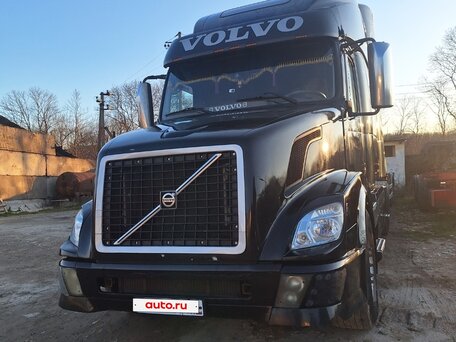 2005 Volvo VNL, чёрный, 2200000 рублей, вид 2