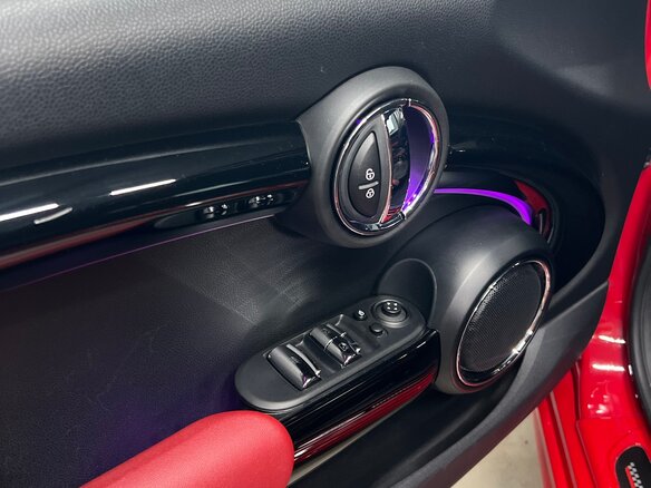 2019 Mini Cabrio JCW John Cooper Works III Рестайлинг, красный, 3490000 рублей - вид 17