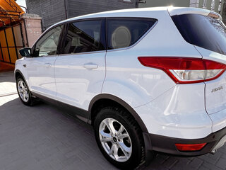2014 Ford Kuga II, белый, 1350000 рублей, вид 3