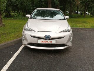 2016 Toyota Prius IV (XW50), серебристый, 1350000 рублей, вид 1