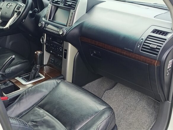 2010 Toyota Land Cruiser Prado 150 Series, белый, 2600000 рублей - вид 21