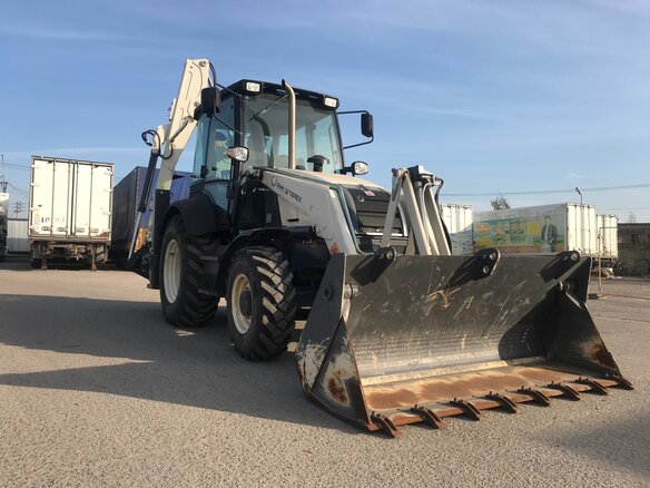 2017 Terex TLB 825, белый