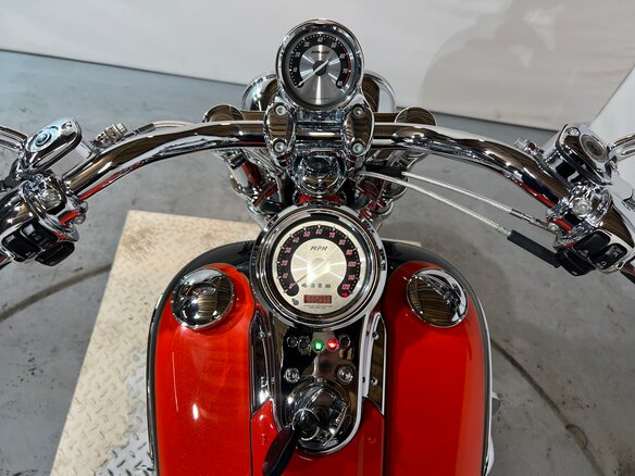 2009 Harley-Davidson CVO, красный, 2100000 рублей - вид 26