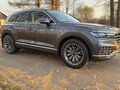 2018 Volkswagen Touareg III, серый, 5250000 рублей - вид 1