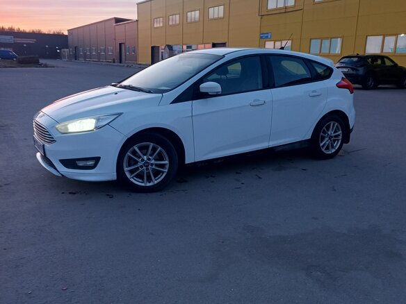 2018 Ford Focus III Рестайлинг, белый, 1000000 рублей - вид 12