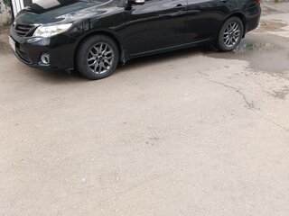 2011 Toyota Corolla X (E140, E150) Рестайлинг, чёрный, 900000 рублей, вид 1