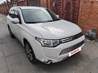2012 Mitsubishi Outlander III, белый, 2000000 рублей, вид 3