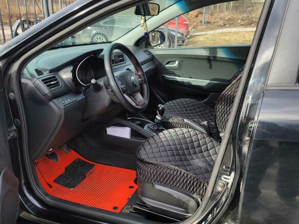 2014 Kia Rio 6-speed III, чёрный, 750000 рублей - вид 8