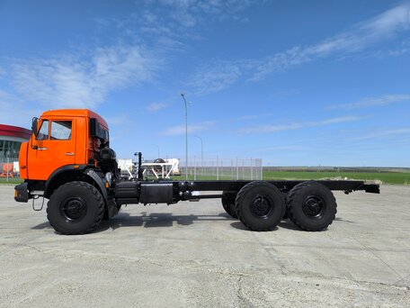 2012 КамАЗ 43118, красный, 4499999 рублей, вид 4