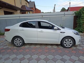 2016 Kia Rio III Рестайлинг, белый, 799000 рублей, вид 4