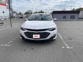 2019 Chevrolet Malibu IX Рестайлинг, белый, 1550000 рублей, вид 1