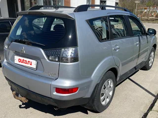 2011 Mitsubishi Outlander II Рестайлинг, серебристый, 1200000 рублей, вид 4